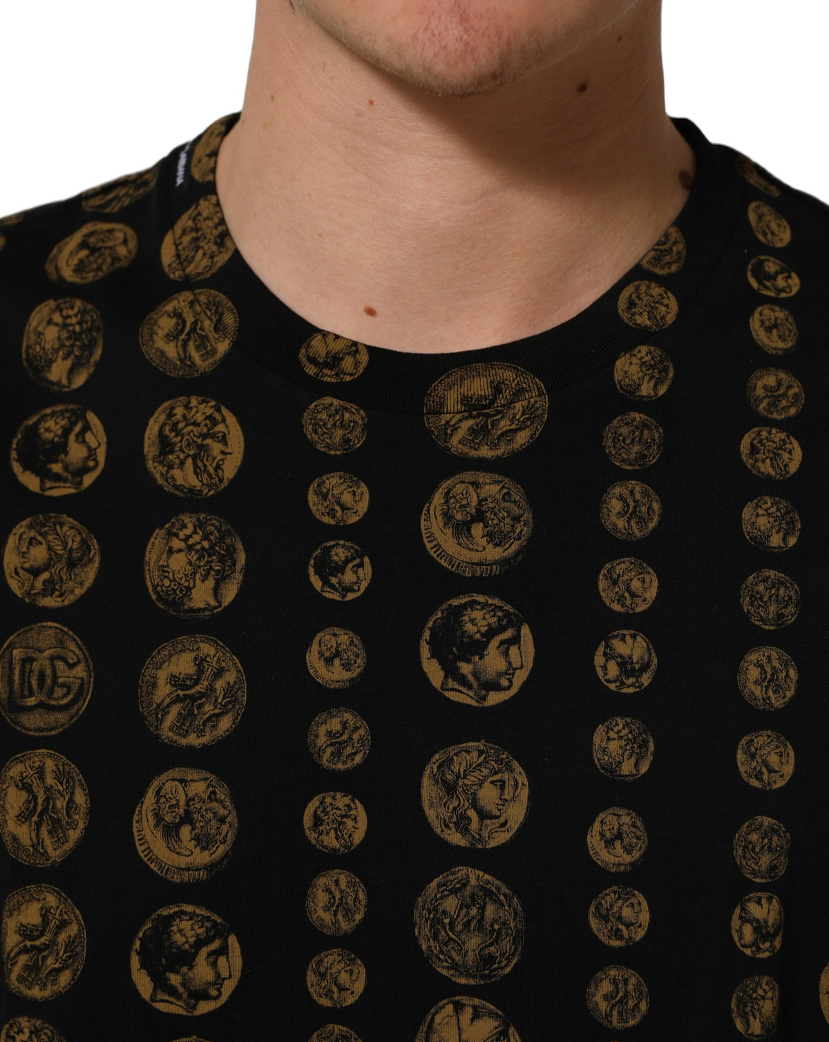 T-Shirt Dolce & Gabbana Uomo Coins Print Nera in Cotone – IT 50 / L – foto 4