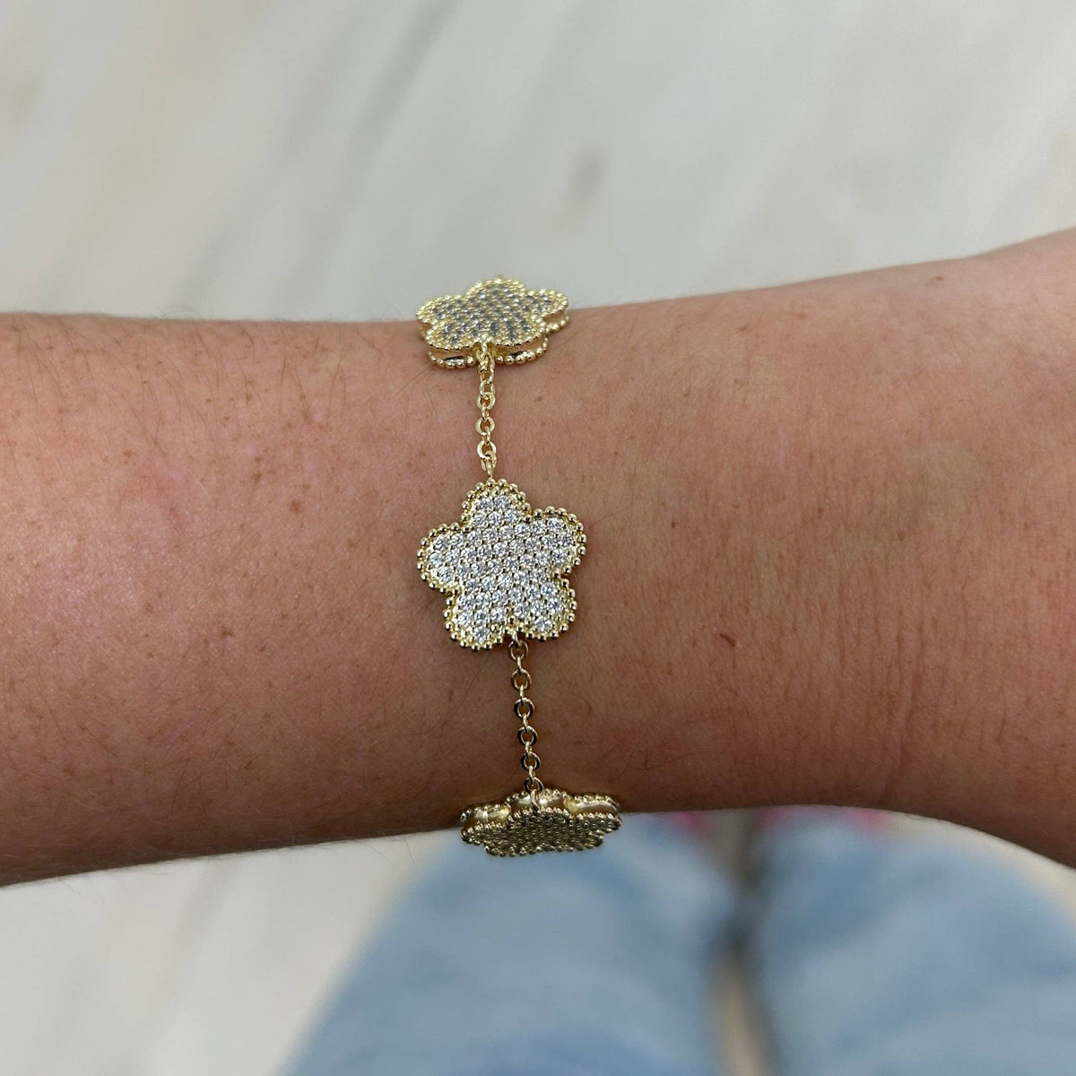 Bracciale Sahira Adeline Clover pavé dorato con zirconi CZ – foto 2